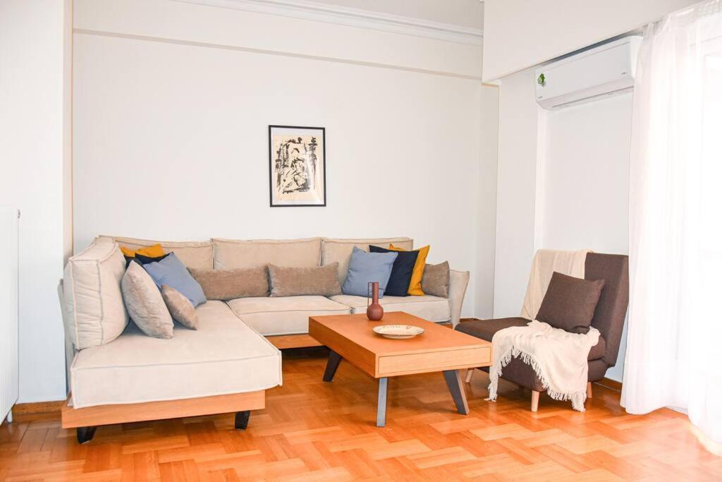 Spacious Modern Apartment In Pagkrati Афіни Екстер'єр фото